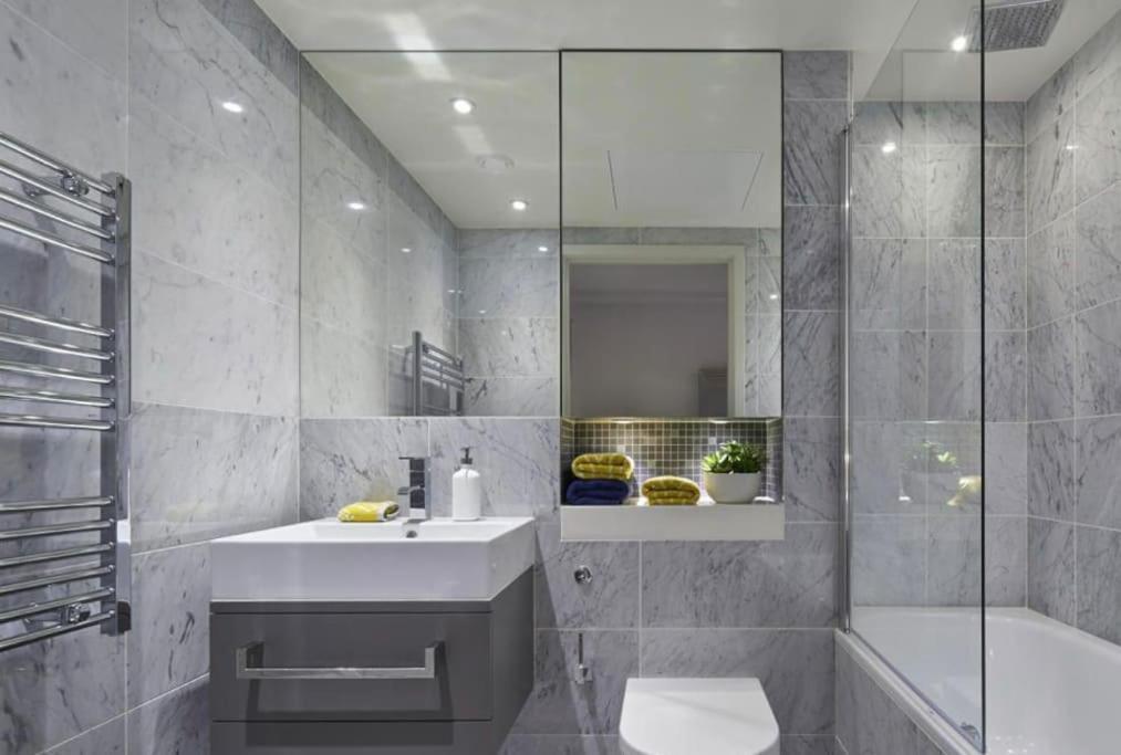 Luxury Flat In Zone 1 Near Tower Bridge Лондон